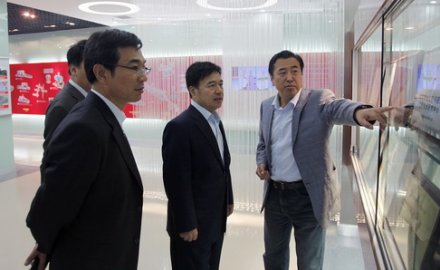 青島市委副書記王偉到軟控調研